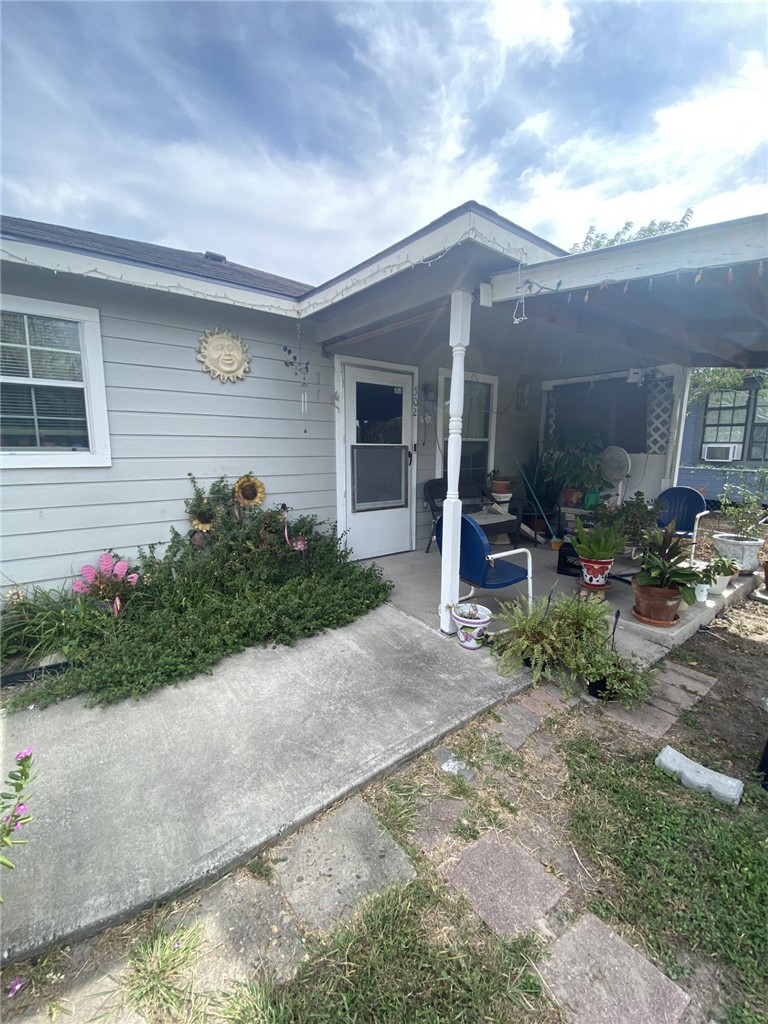 502 Gardenia St Property Photo 4