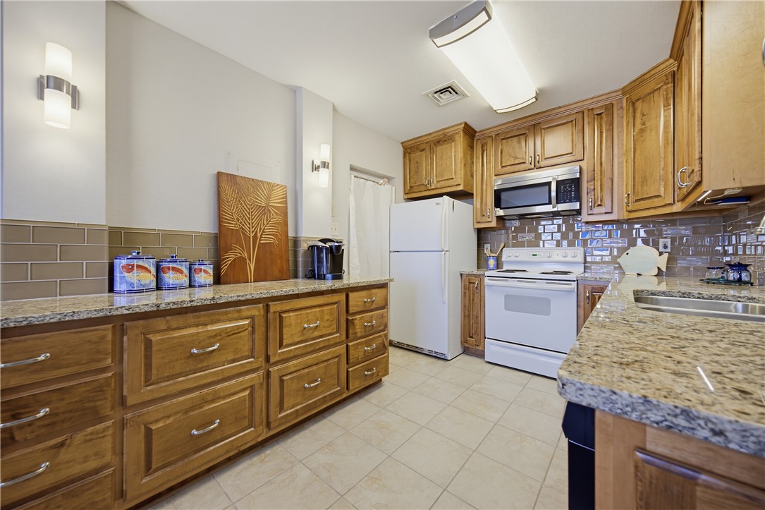 14514 E Cabana St E 301 Property Photo 11