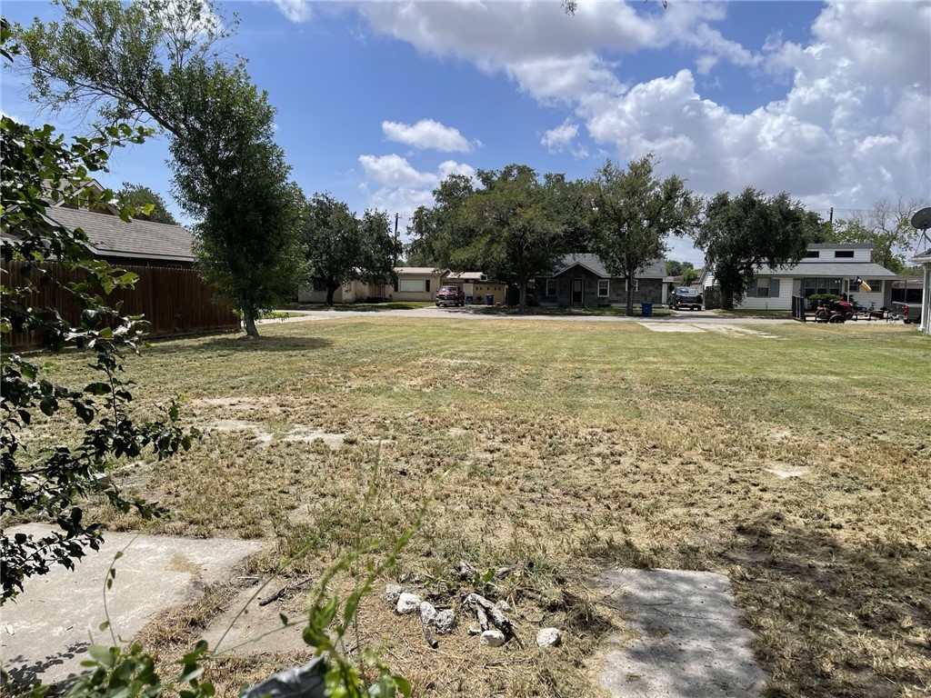 917 E Main St Property Photo 4