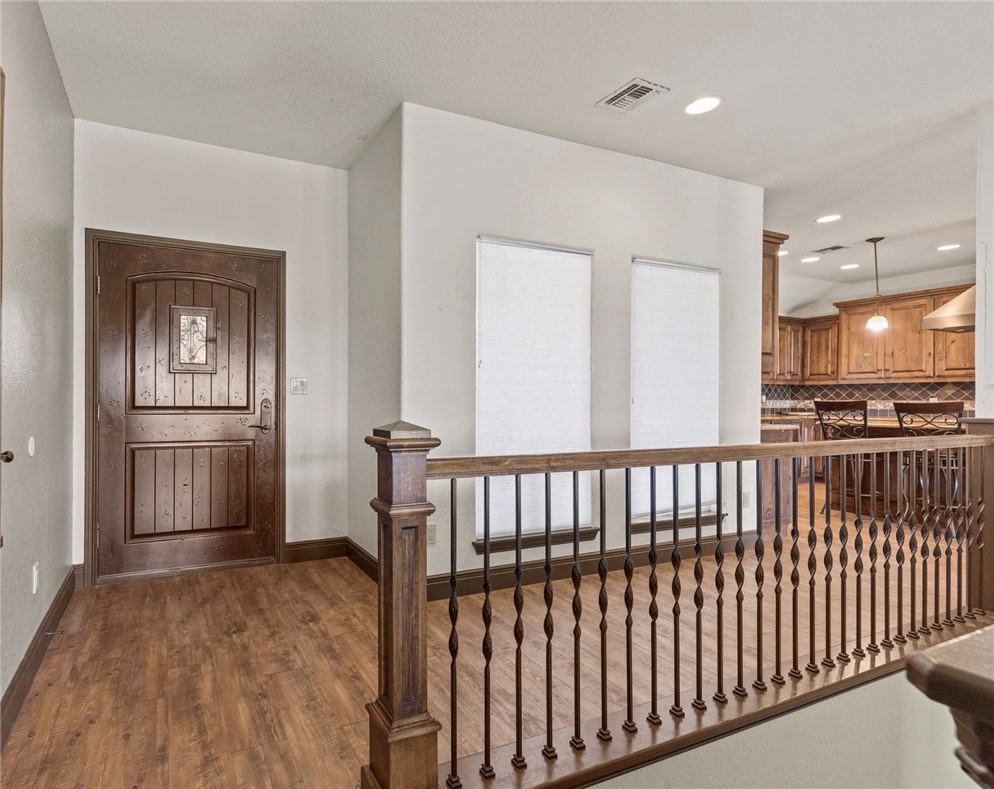 105 Knoll Trail Property Photo 8