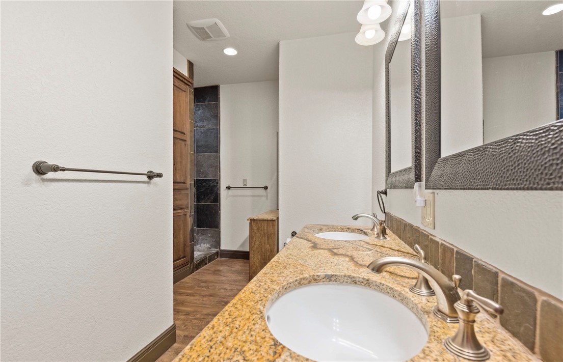 105 Knoll Trail Property Photo 29