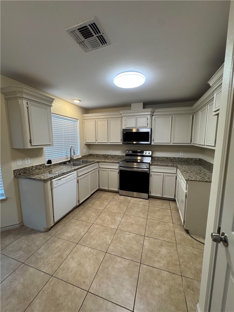 100 Moss Property Photo 16