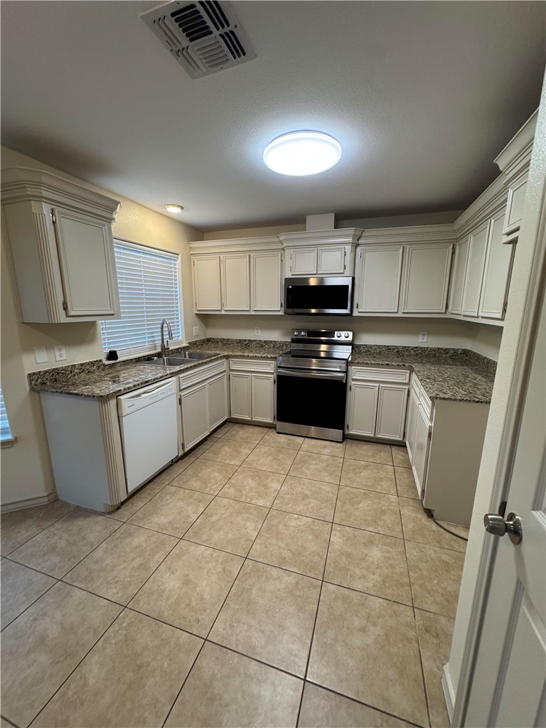 100 Moss Property Photo 17