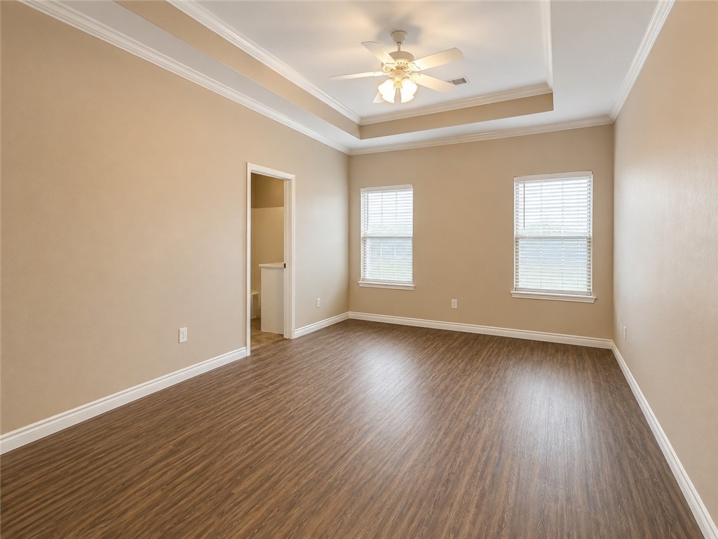1422 W Deberry Ave Property Photo 2