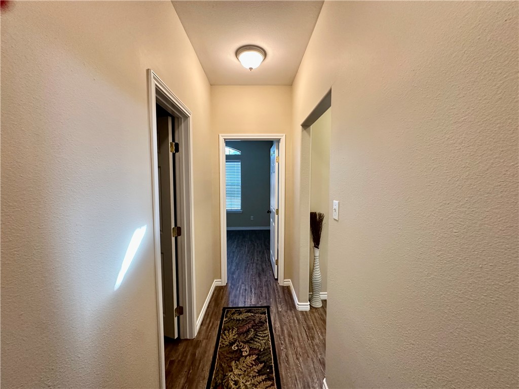 1422 W Deberry Ave Property Photo 19