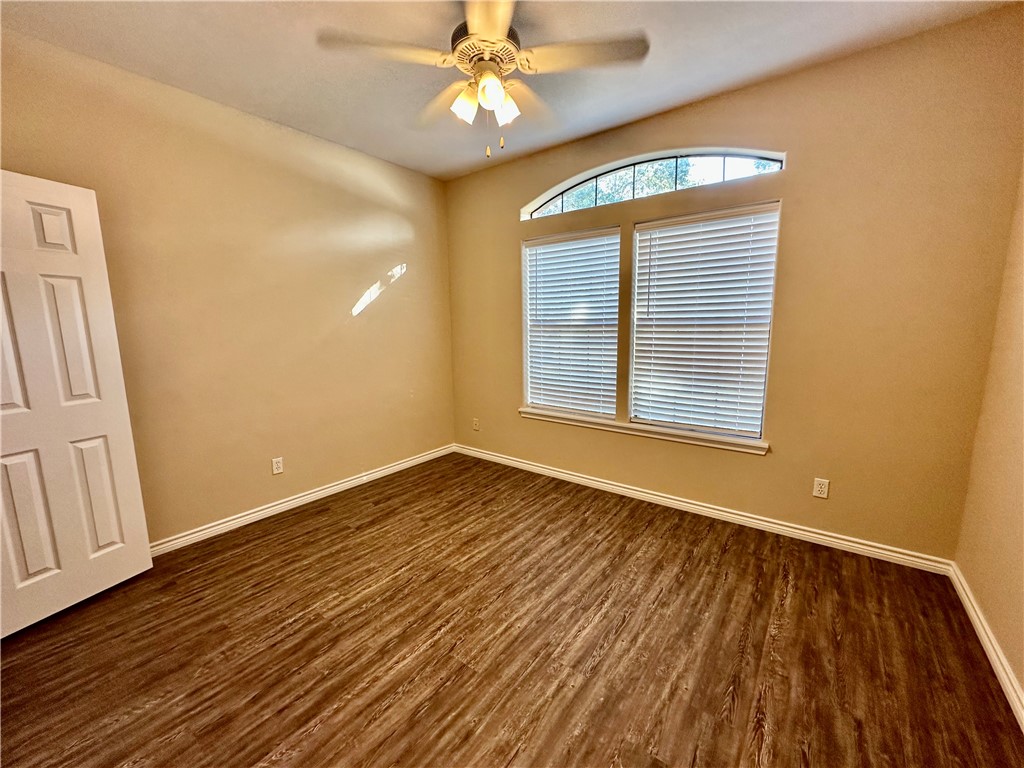 1422 W Deberry Ave Property Photo 21