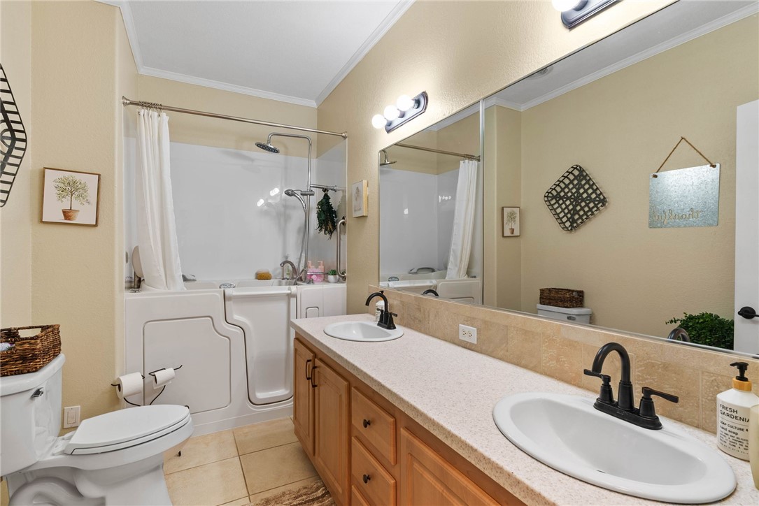 1708 W Mcclung Property Photo 15
