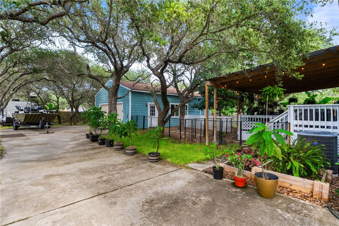 1708 W Mcclung Property Photo 19