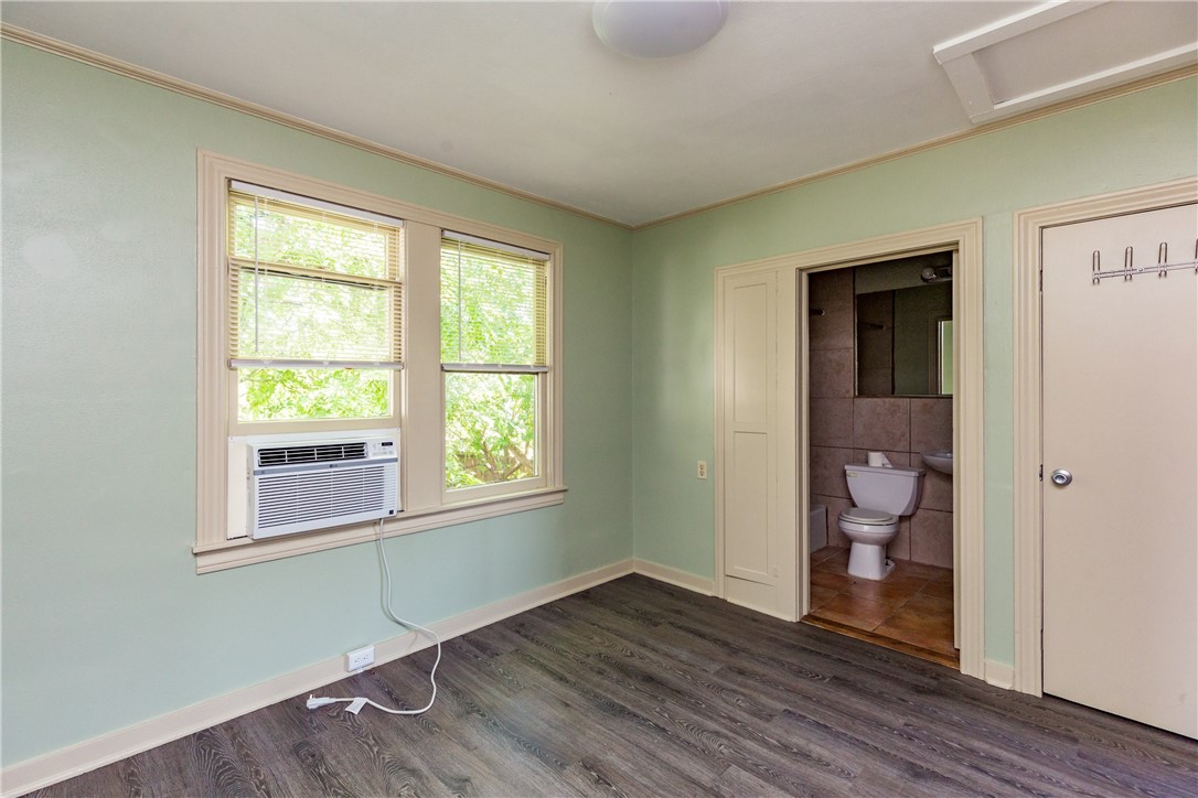 2801 Austin St C Property Photo 13