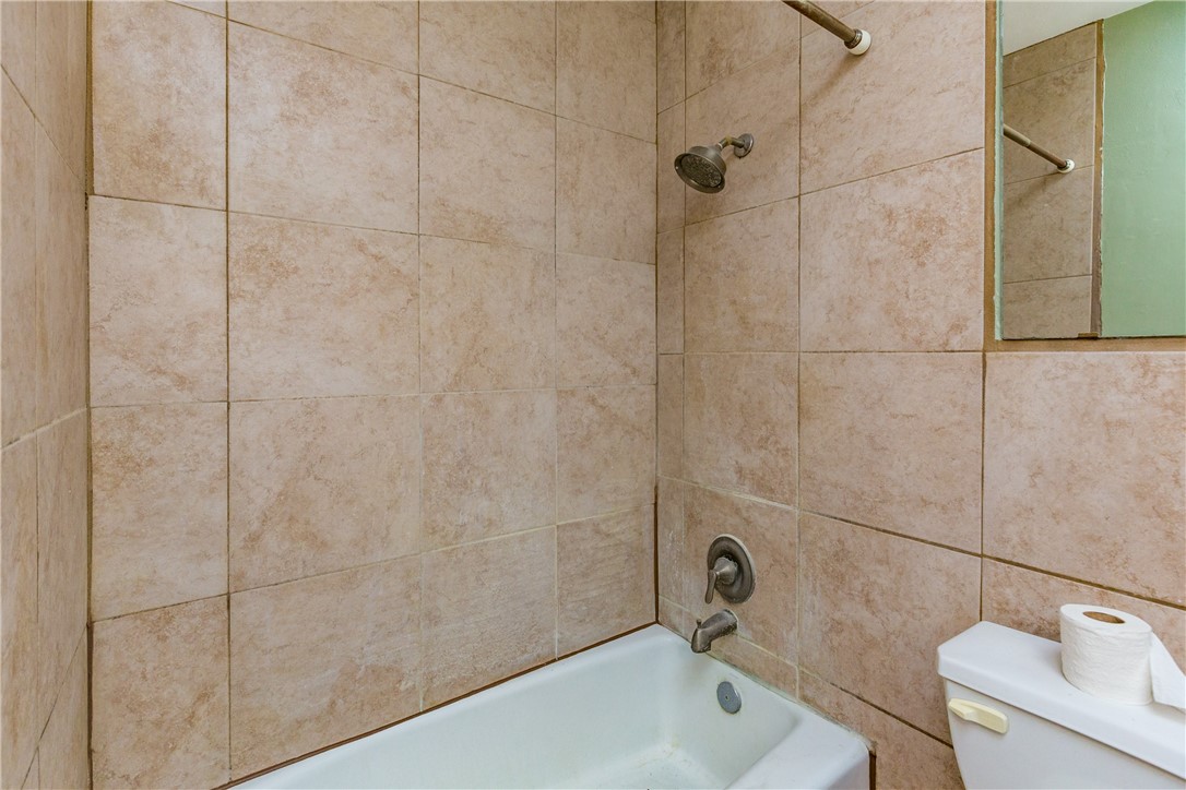 2801 Austin St C Property Photo 14