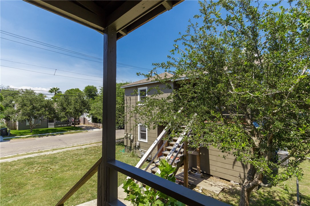 2801 Austin St C Property Photo 16