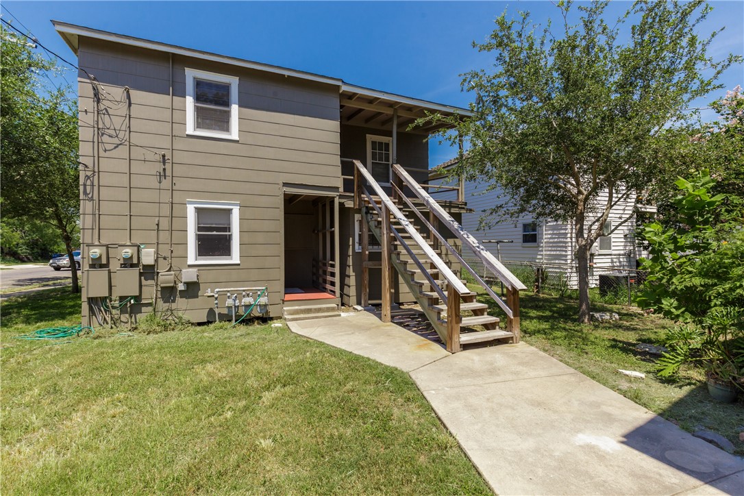 2801 Austin St C Property Photo 17