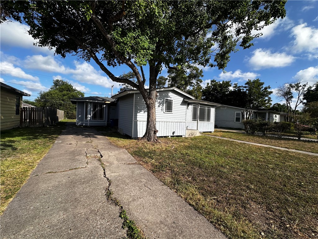 4922 Monitor St Property Photo 2