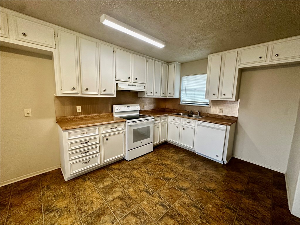 4922 Monitor St Property Photo 6