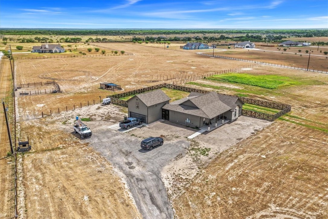 6456 Fm 624 Property Photo 4