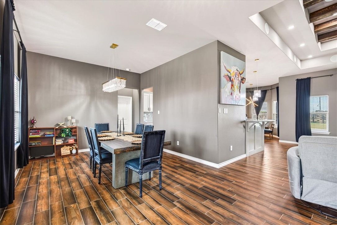 6456 Fm 624 Property Photo 5