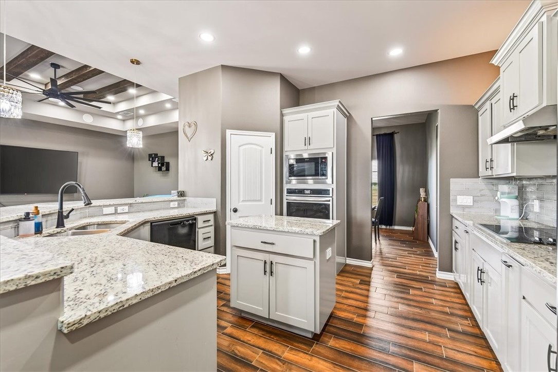 6456 Fm 624 Property Photo 10