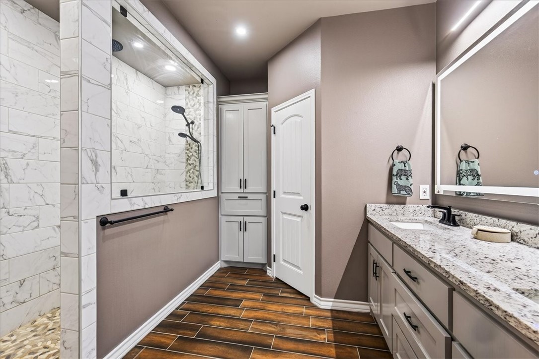 6456 Fm 624 Property Photo 17