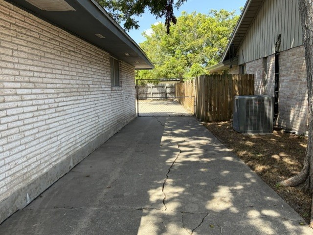 4312 Congressional Dr Property Photo 3