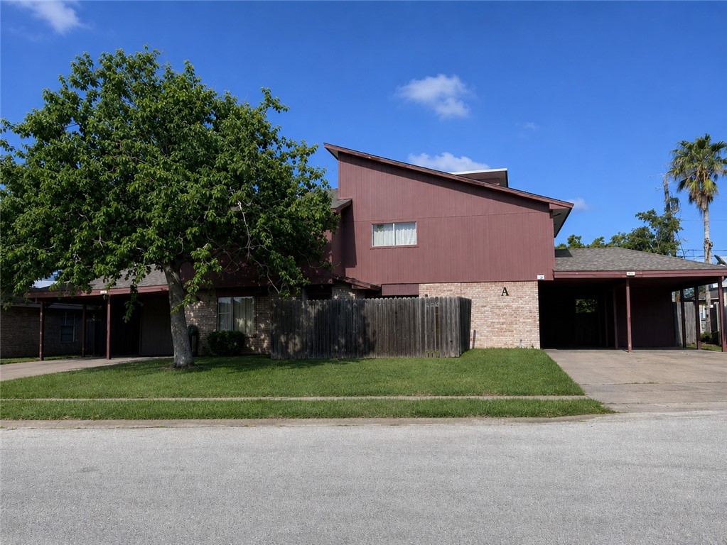 2106 Zephyr Cir A,b,c,d Property Photo 1