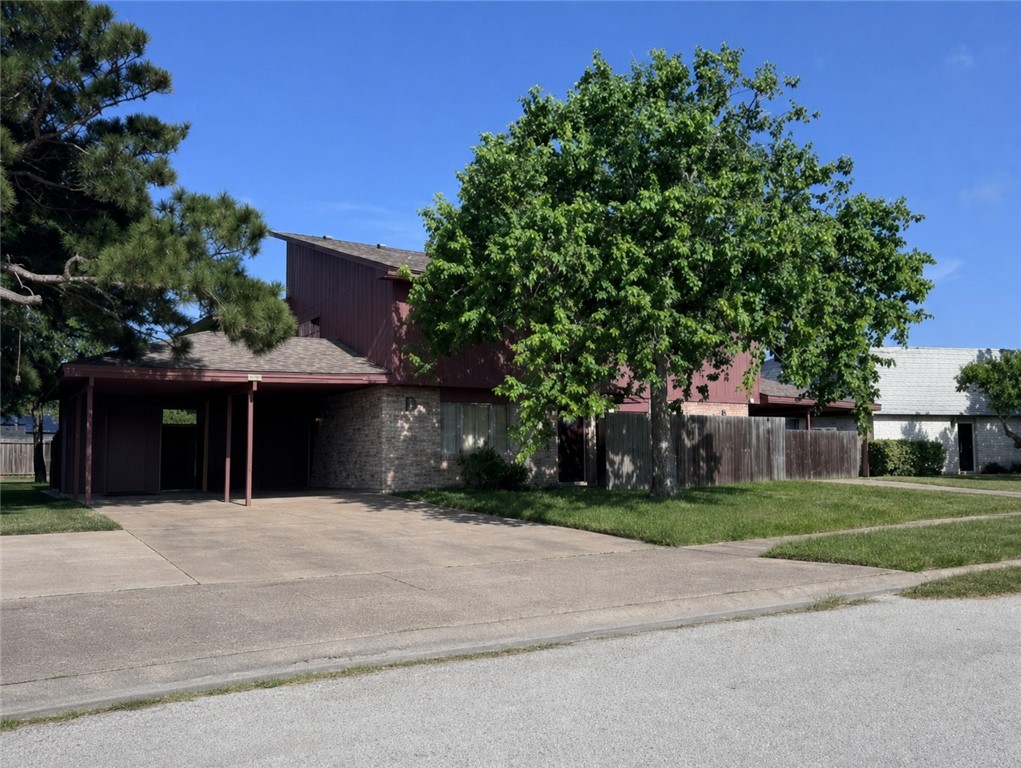 2106 Zephyr Cir A,b,c,d Property Photo 2