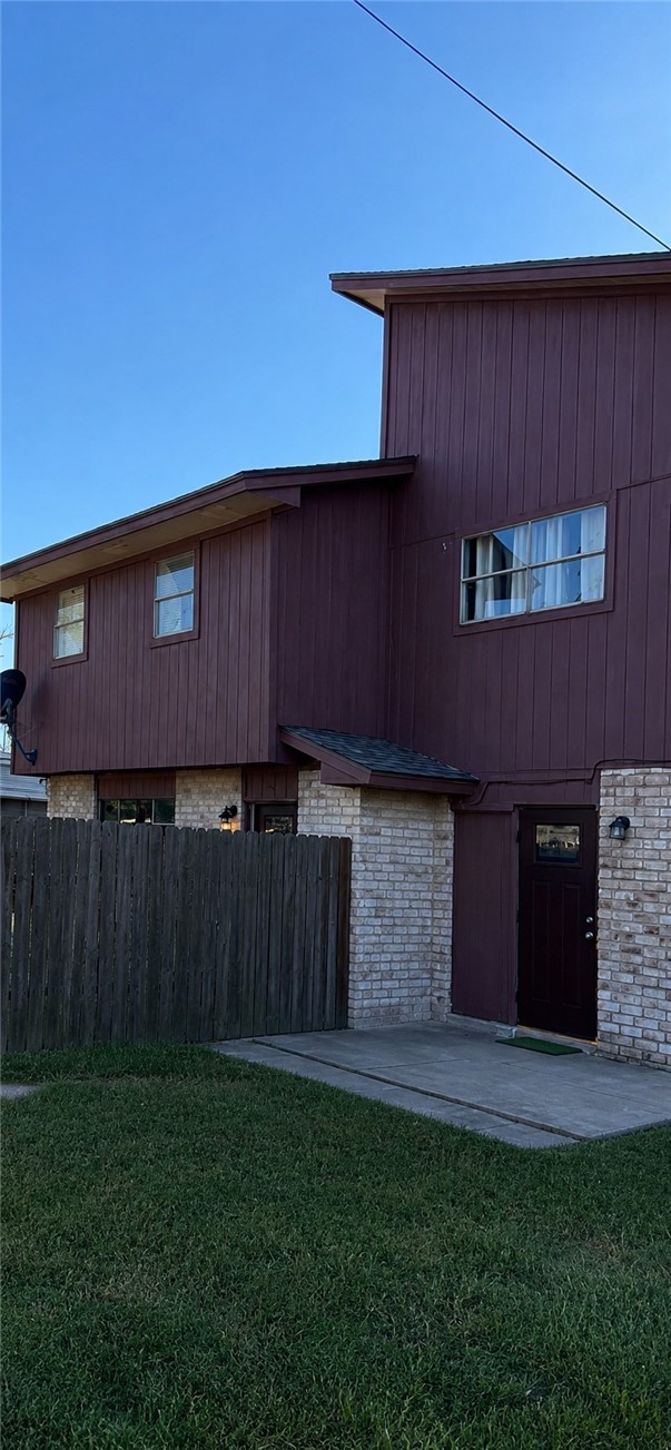 2106 Zephyr Cir A,b,c,d Property Photo 22