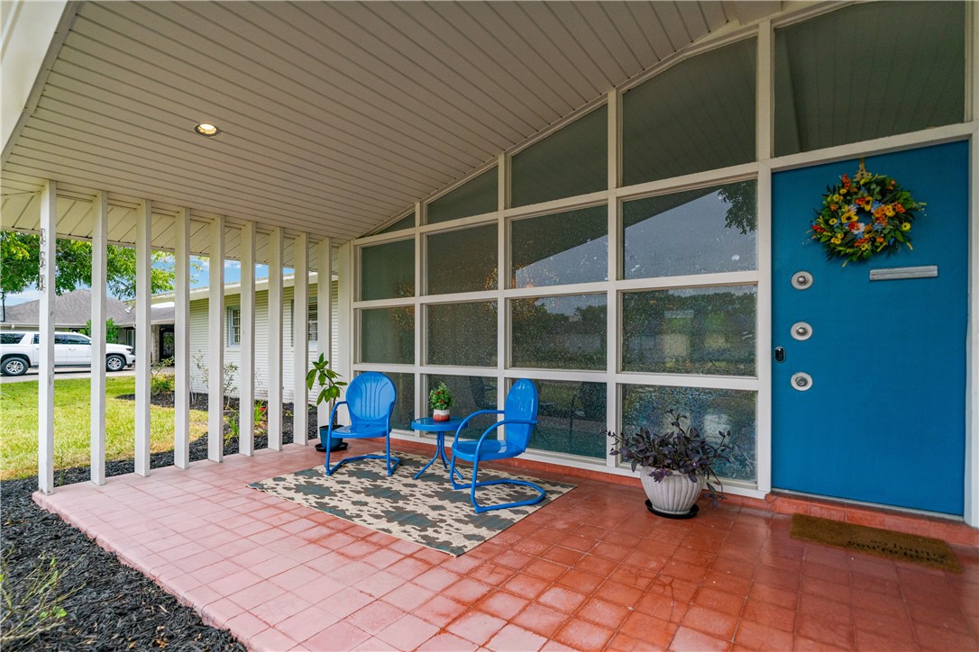 353 Bermuda Pl Property Photo 4