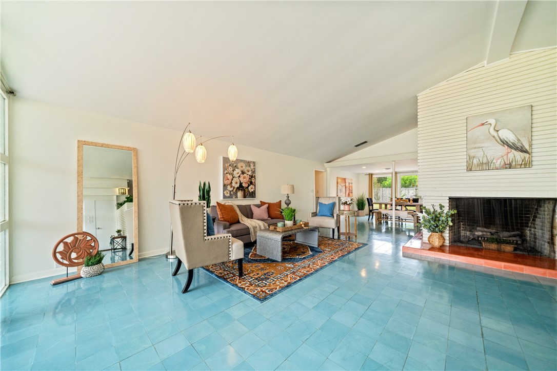 353 Bermuda Pl Property Photo 6