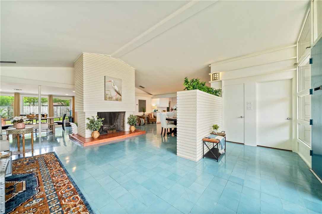 353 Bermuda Pl Property Photo 7