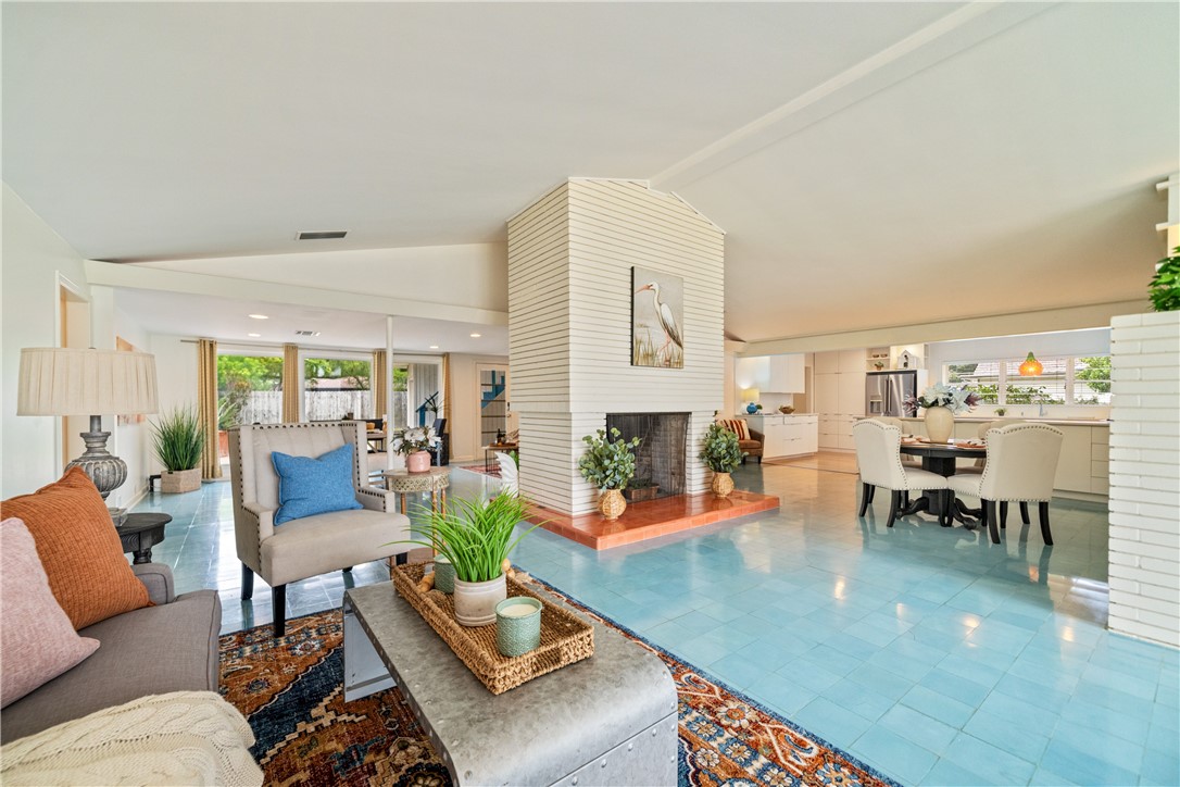 353 Bermuda Pl Property Photo 8