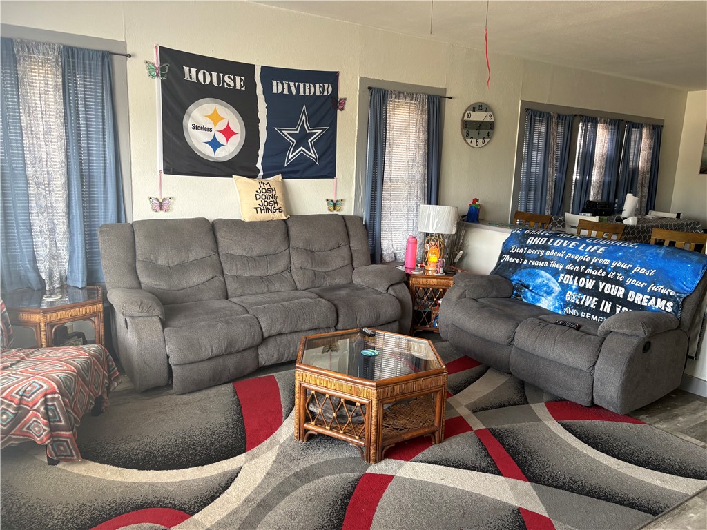 630 Scotland Dr Property Photo 2