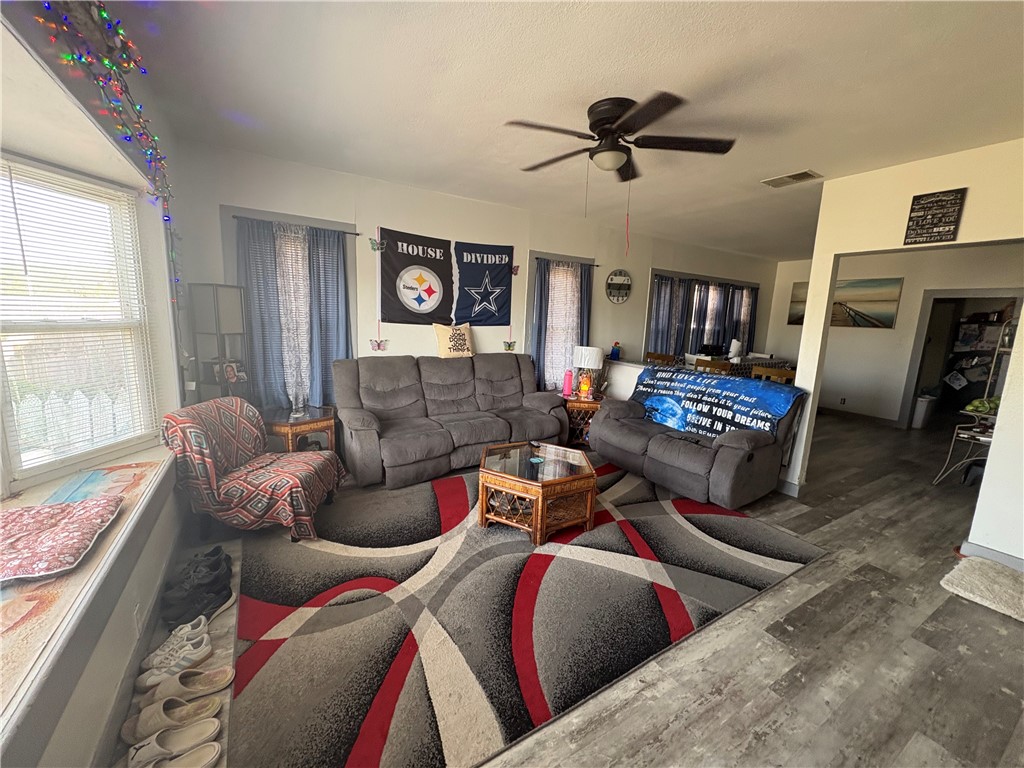 630 Scotland Dr Property Photo 3