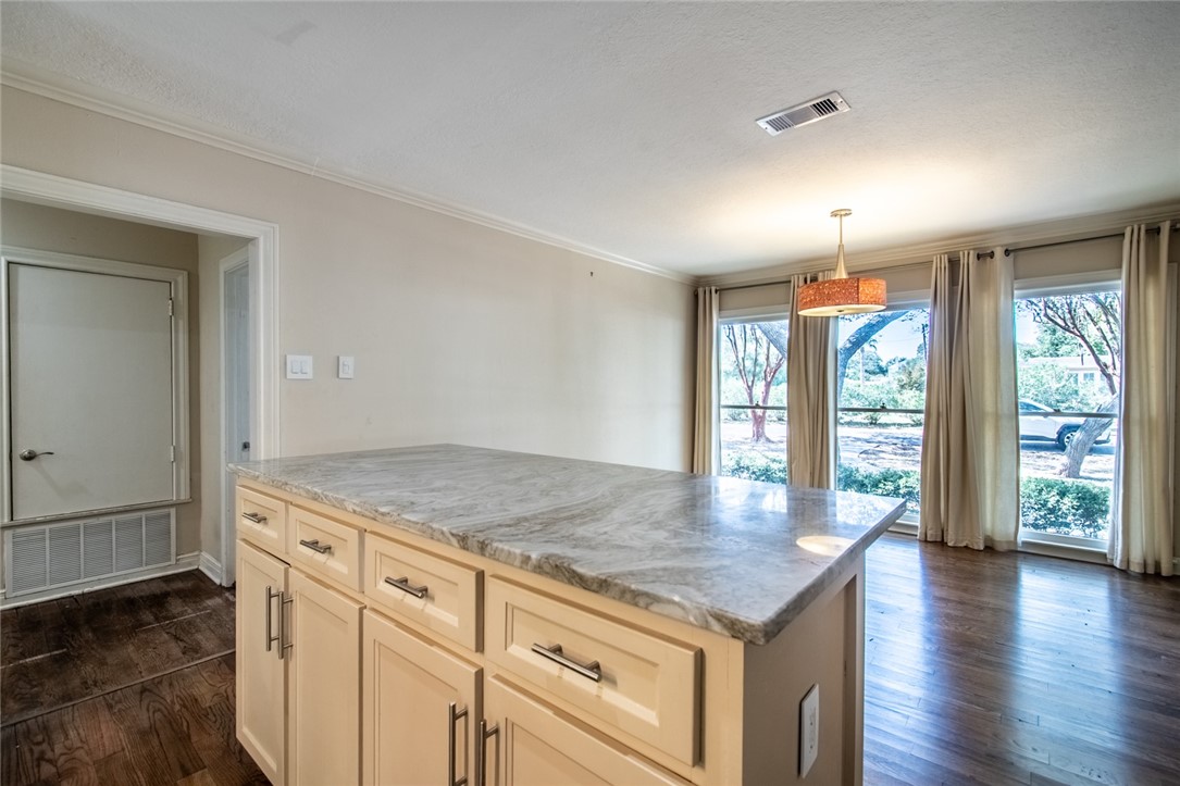 155 Santa Barbara St Property Photo 23