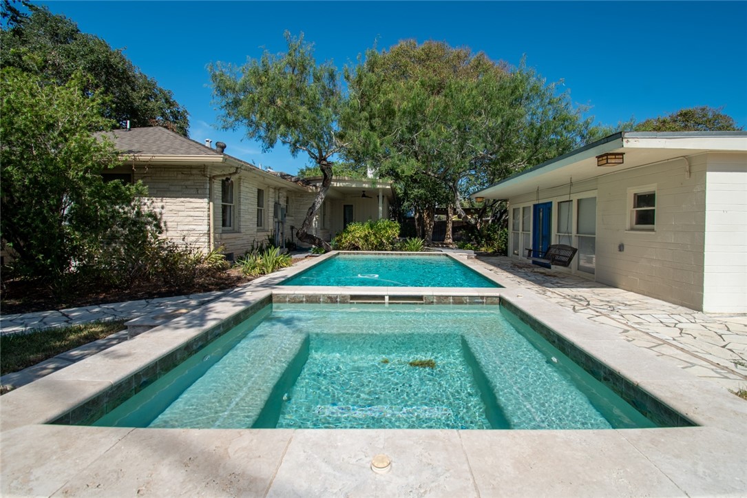 155 Santa Barbara St Property Photo 36