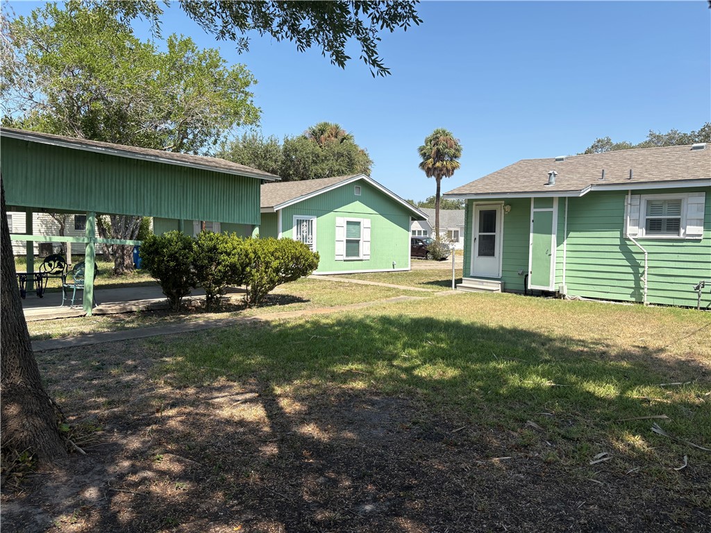 1010 E Fulton St Property Photo 4