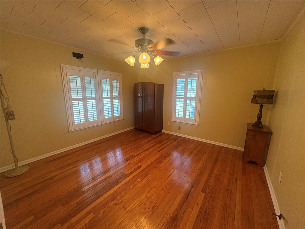 1010 E Fulton St Property Photo 11