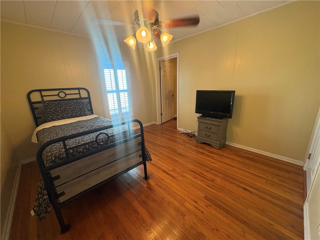 1010 E Fulton St Property Photo 12