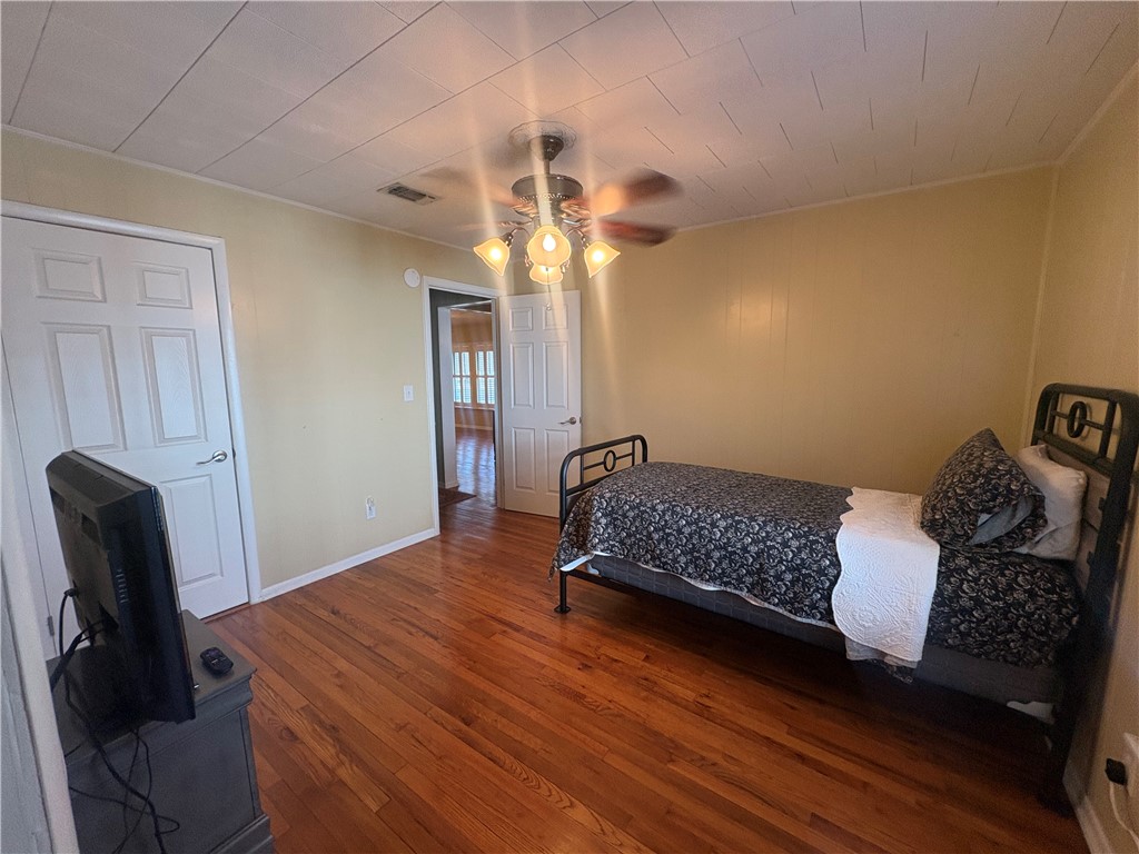 1010 E Fulton St Property Photo 13