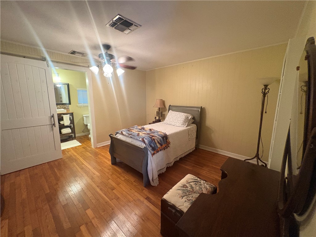 1010 E Fulton St Property Photo 14
