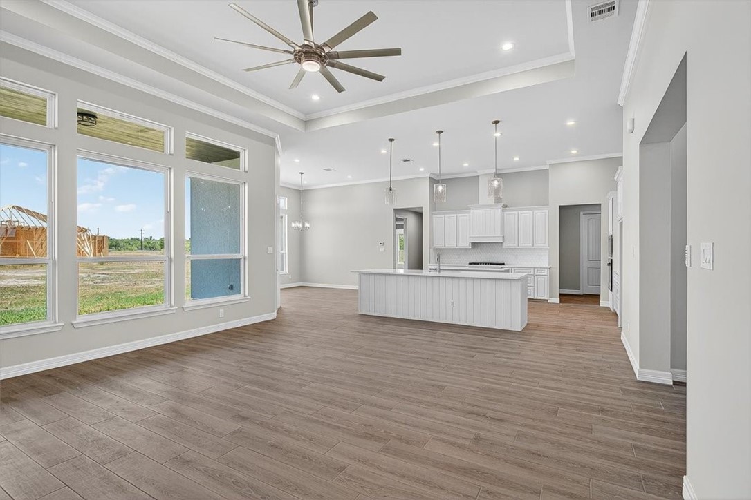 2110 Sera Property Photo 6