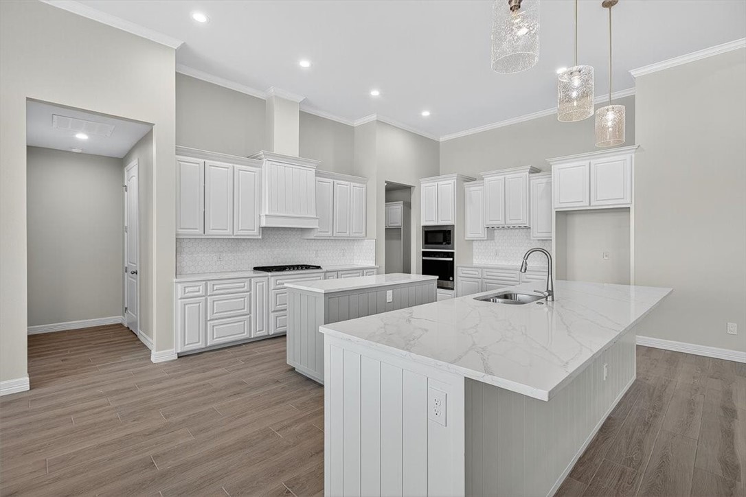 2110 Sera Property Photo 12