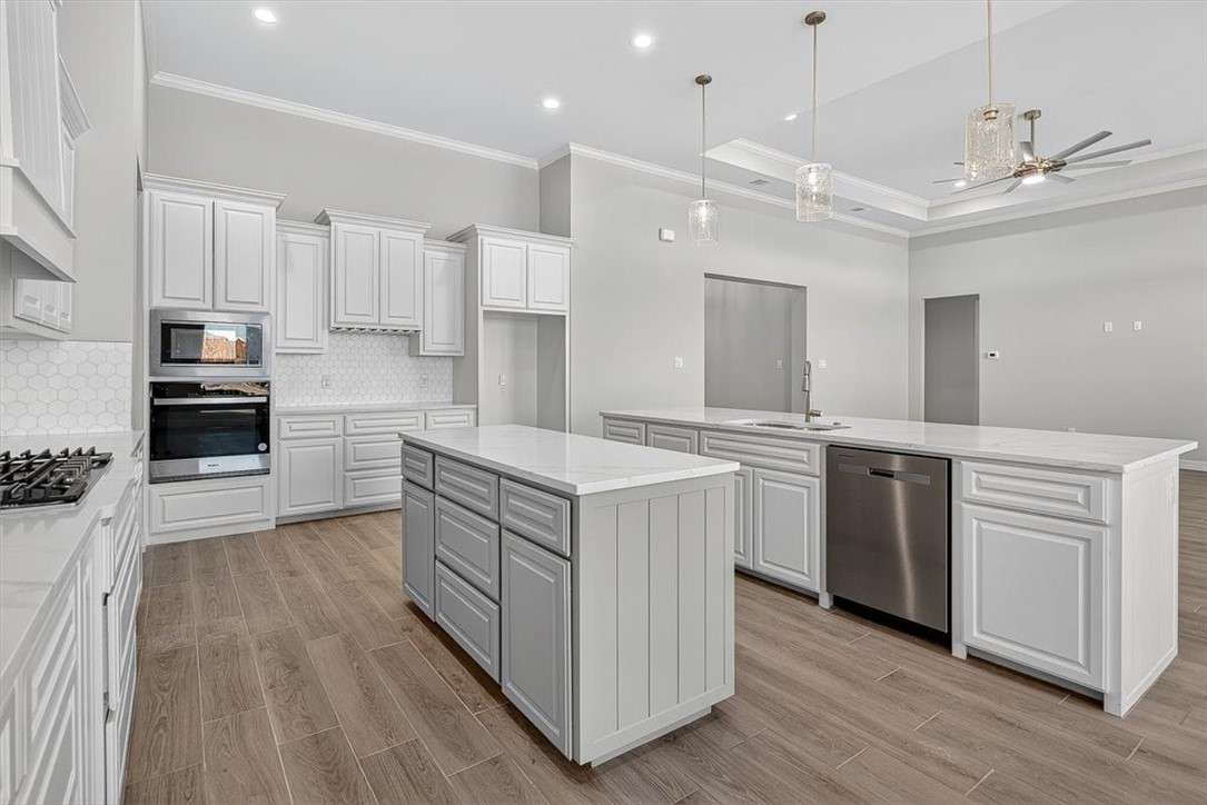 2110 Sera Property Photo 17