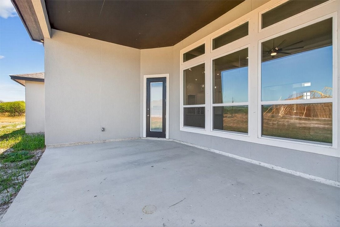 2110 Sera Property Photo 23