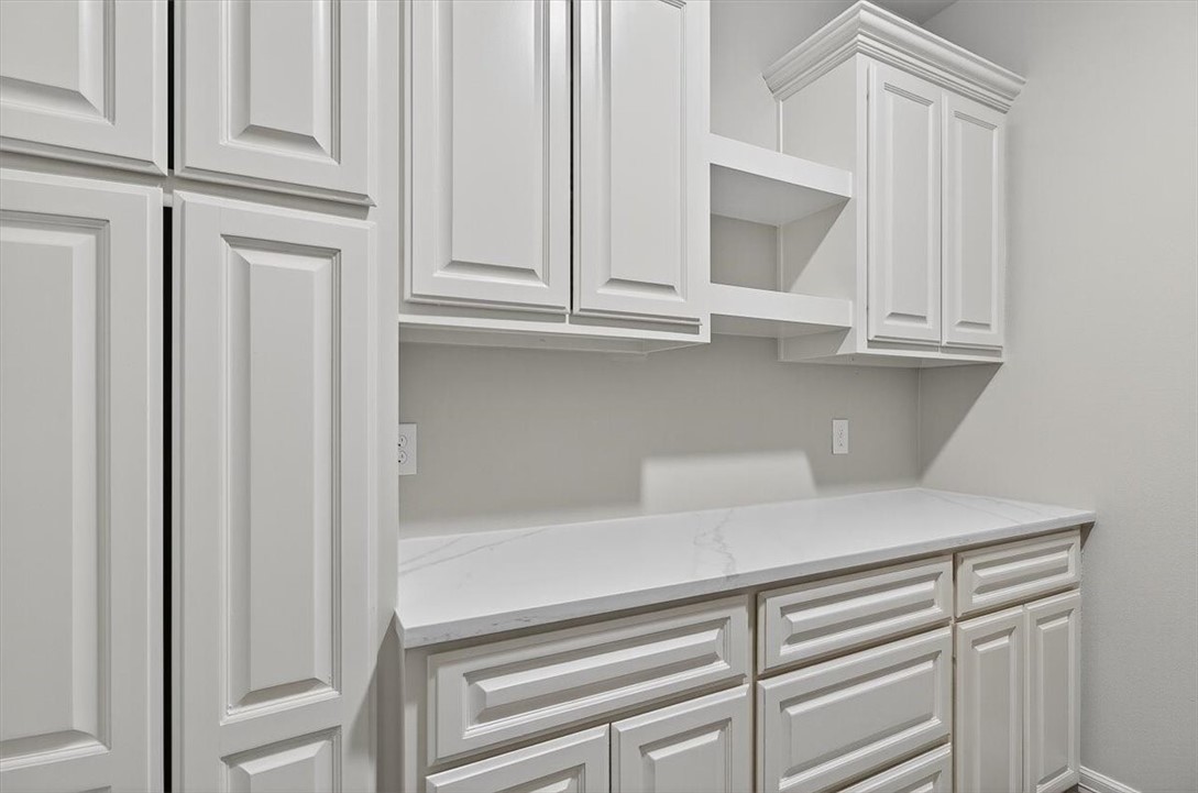 2110 Sera Property Photo 28