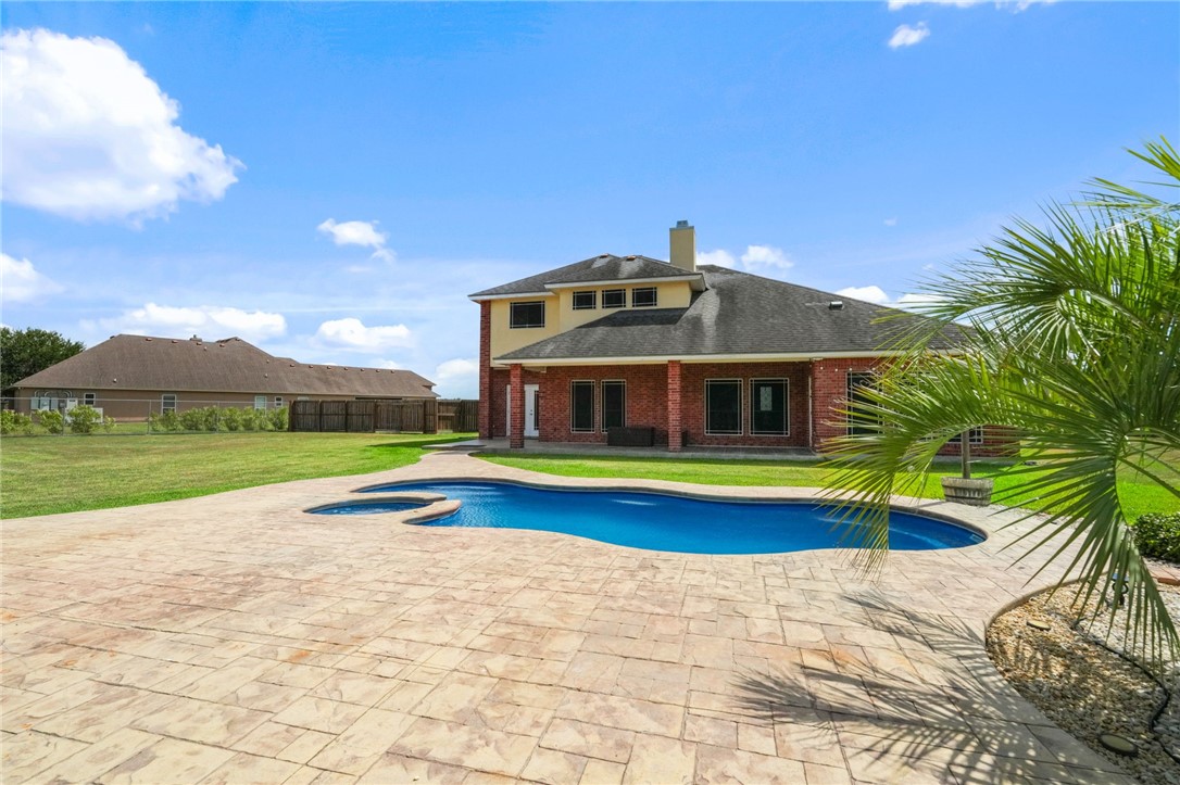 4525 Barnard Dr Property Photo 4