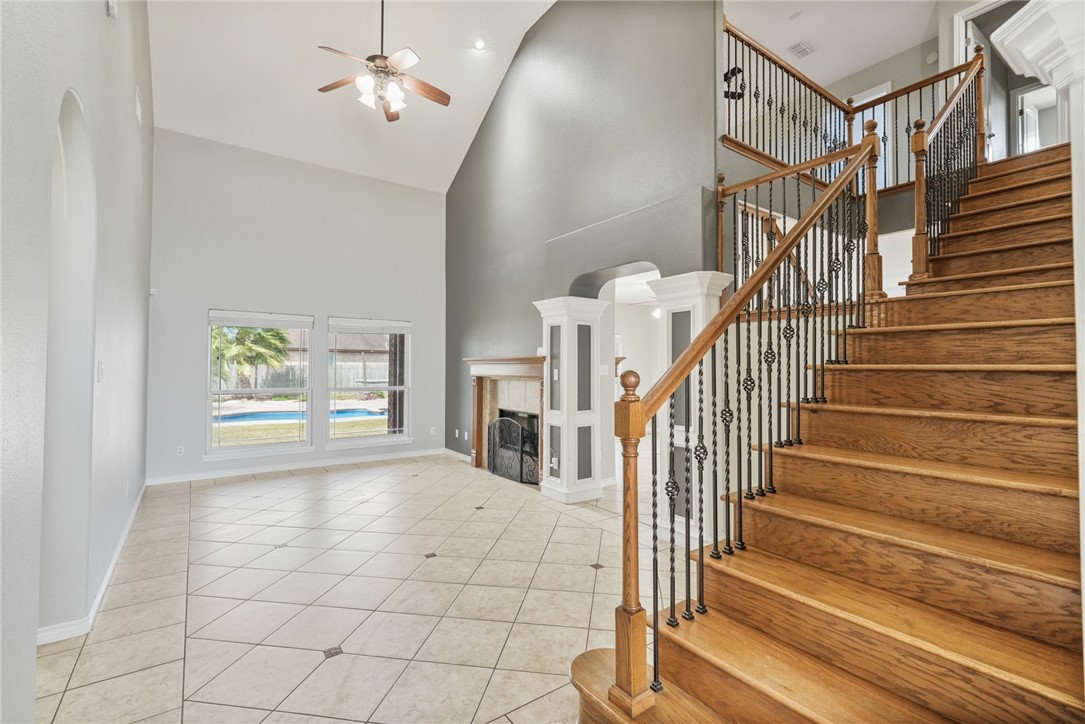 4525 Barnard Dr Property Photo 6