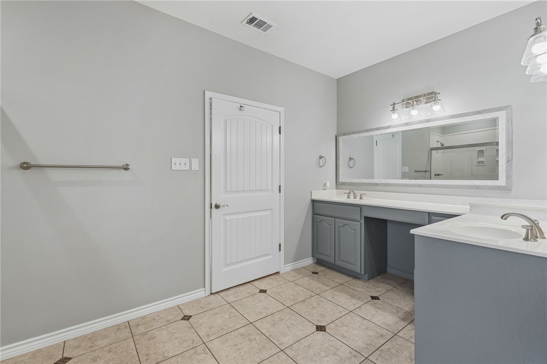 4525 Barnard Dr Property Photo 22