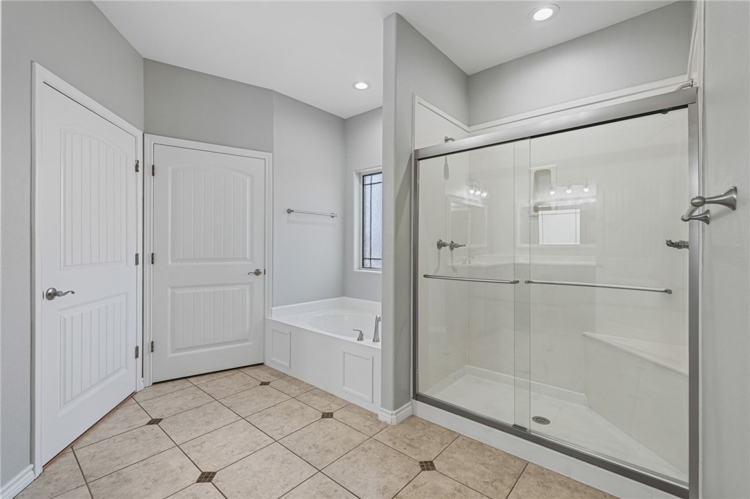 4525 Barnard Dr Property Photo 23