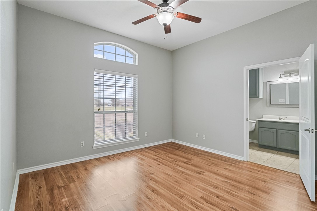 4525 Barnard Dr Property Photo 25