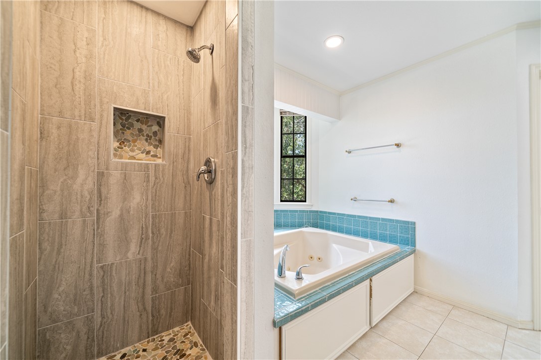 7402 Lugano Dr Property Photo 28